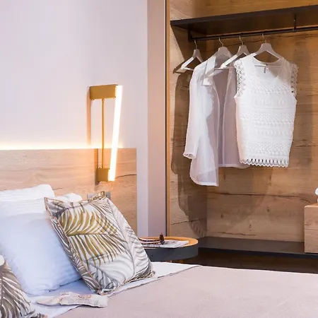 Aparthotel On The Rocks 3*