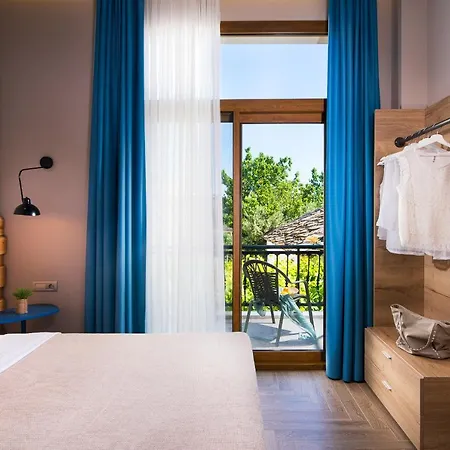 Aparthotel On The Rocks 3*